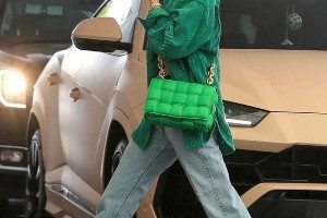 Hailey和泫雅都爱的镂空凉鞋，今夏必备时尚单品