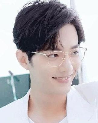 肖战新剧《余生请多指教》海报