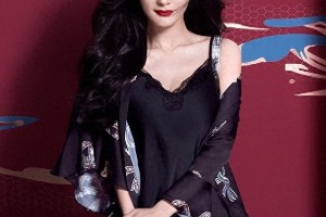杨幂代言维密：性感与温柔的完美碰撞