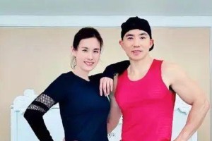 刘畊宏健身直播爆火？50岁顶流教练如何带火《本草纲目》毽子操