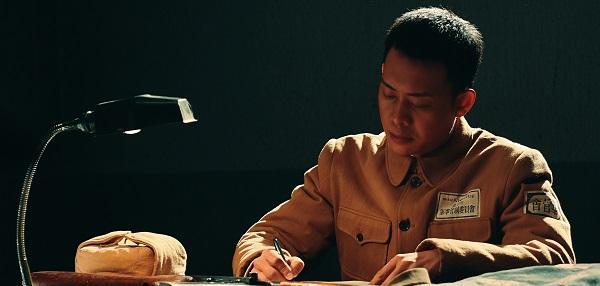 《光荣时代》剧照－张译军人形象