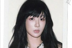 杨紫撕拉片花絮曝光，展现时尚魅力