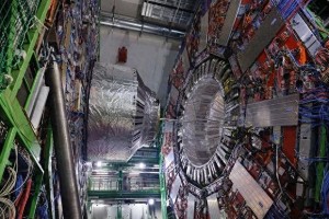 CERN计划2070年建造巨型对撞机：争议与未来