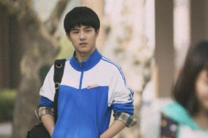 刘昊然发福引热议：从校园男神到老干部的转变